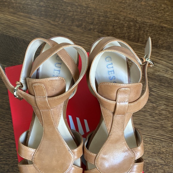 Guess wedge sandles - Picture 3 of 9